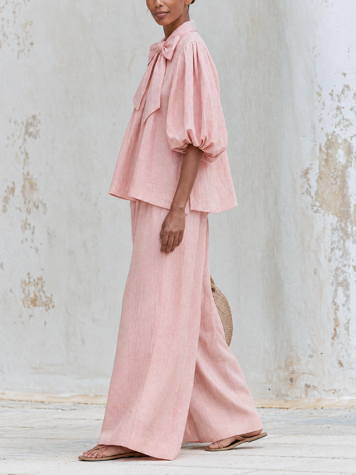 Beatrice™ | Ensemble Bohémien Rose Poudré en Mélange de Lin avec Décolleté à Nœud et Pantalons à Jambes Larges