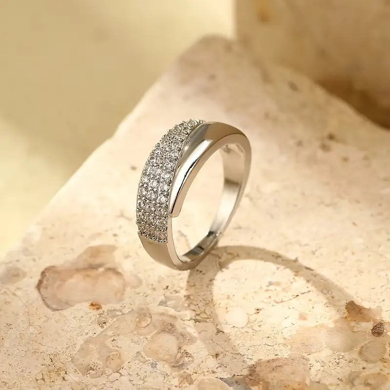 LENA | BOUCLE CROISÉE AVEC ZIRCONIA