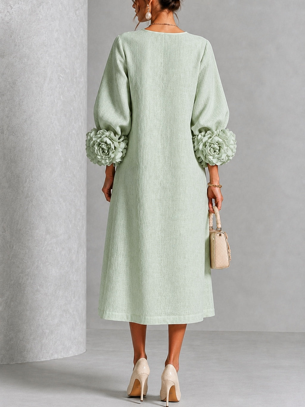 Giorgia | Robe midi à fleurs avec boutons et poignets décoratifs