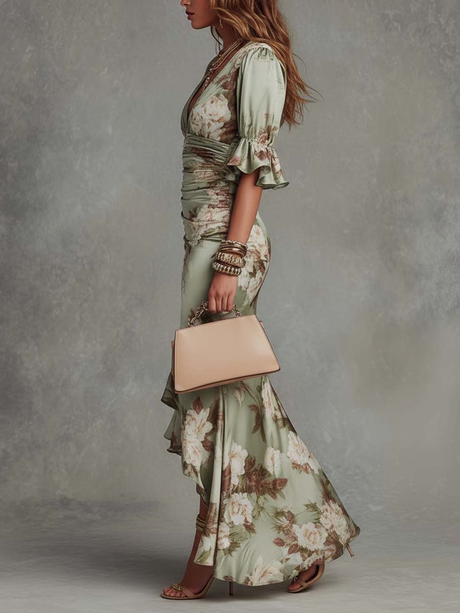 ANA · Robe longue asymétrique en satin avec décolleté en V