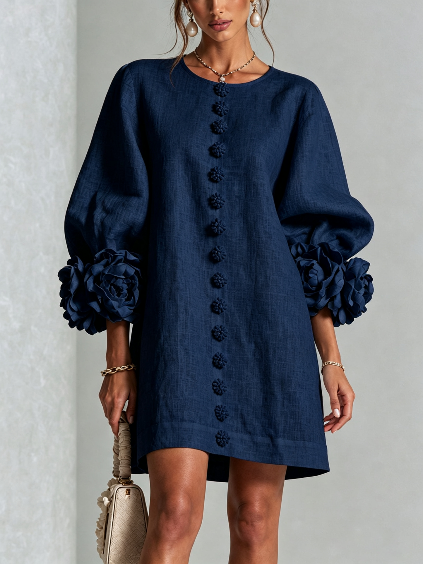 MATILDE | ROBE MINI À FLEURS AVEC BOUTONS ET POIGNETS DÉCORÉS DE MOTIFS FLORAUX TRÈS IMPACTANTS
