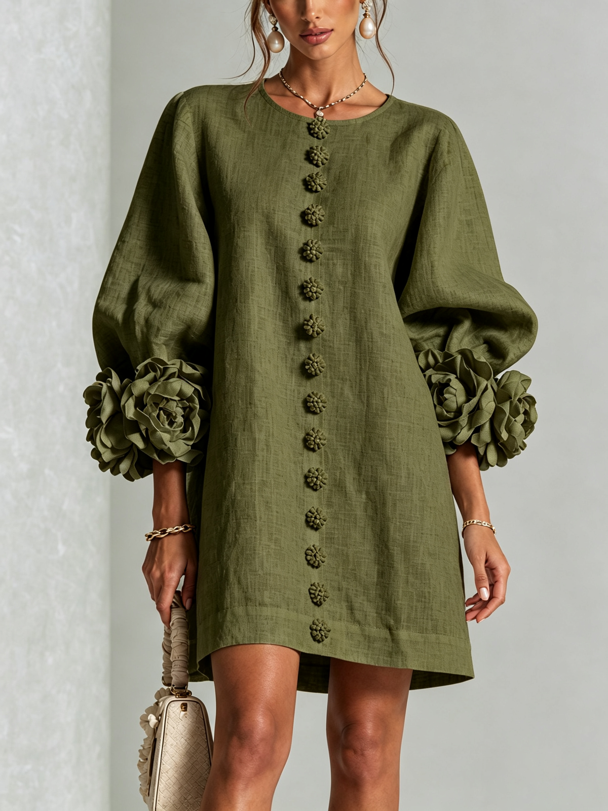 MATILDE | ROBE MINI À FLEURS AVEC BOUTONS ET POIGNETS DÉCORÉS DE MOTIFS FLORAUX TRÈS IMPACTANTS