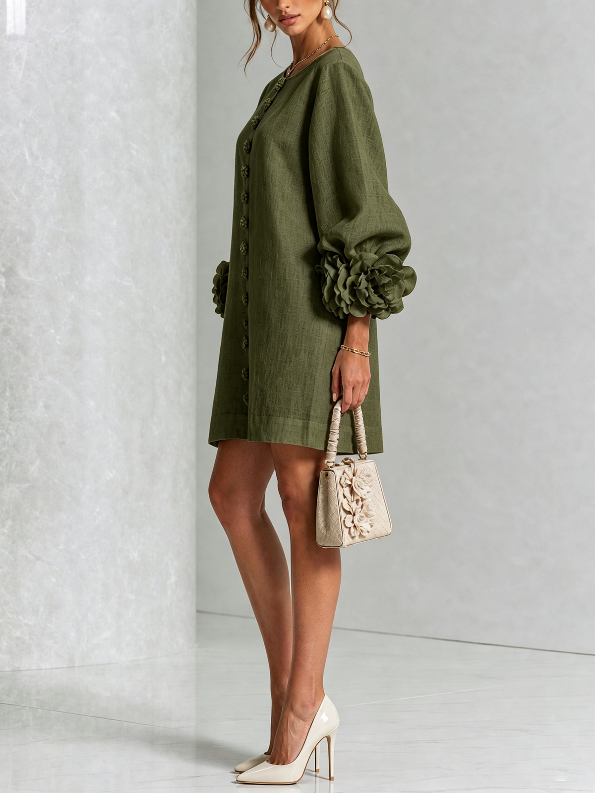 MATILDE | ROBE MINI À FLEURS AVEC BOUTONS ET POIGNETS DÉCORÉS DE MOTIFS FLORAUX TRÈS IMPACTANTS