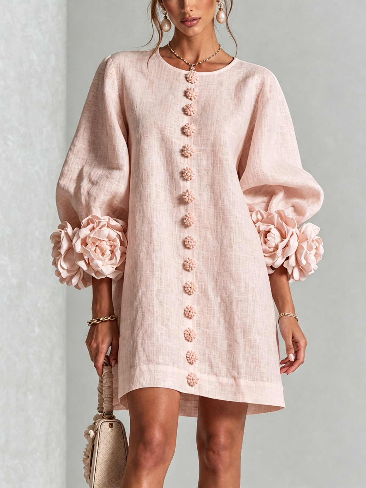 MATILDE | ROBE MINI À FLEURS AVEC BOUTONS ET POIGNETS DÉCORÉS DE MOTIFS FLORAUX TRÈS IMPACTANTS