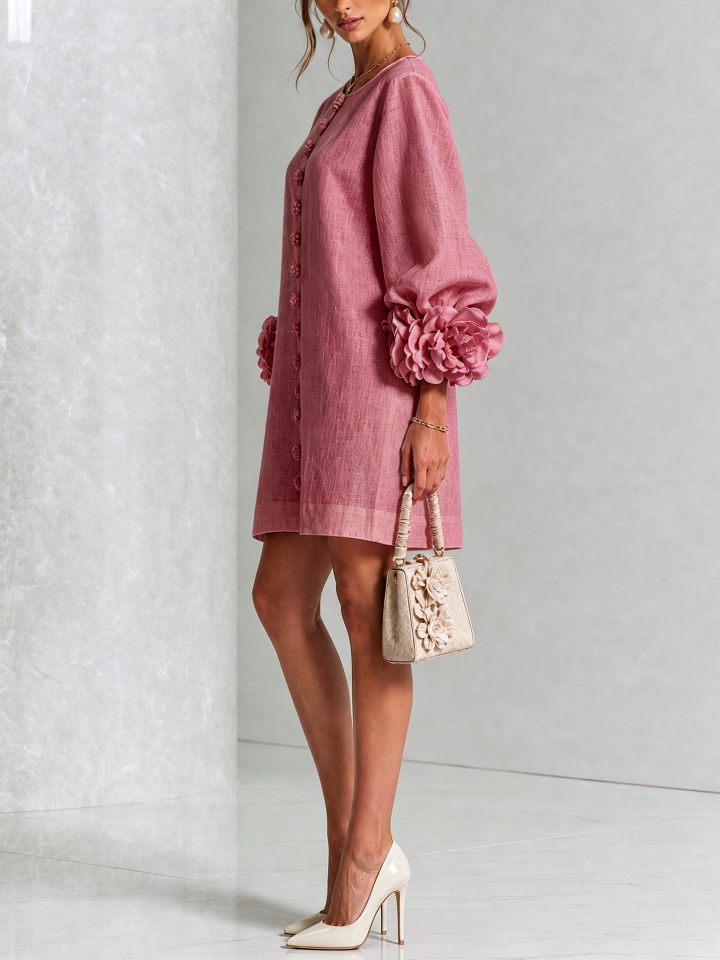 MATILDE | ROBE MINI À FLEURS AVEC BOUTONS ET POIGNETS DÉCORÉS DE MOTIFS FLORAUX TRÈS IMPACTANTS