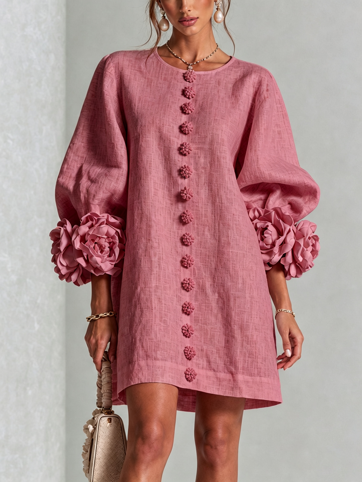 MATILDE | ROBE MINI À FLEURS AVEC BOUTONS ET POIGNETS DÉCORÉS DE MOTIFS FLORAUX TRÈS IMPACTANTS