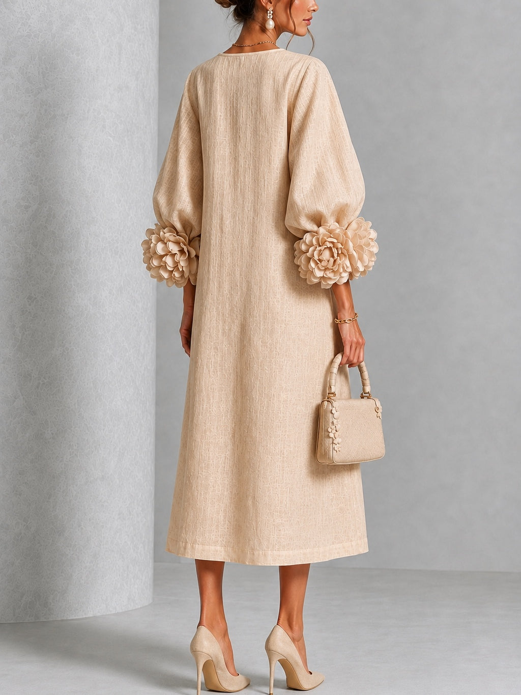 Giorgia | Robe midi à fleurs avec boutons et poignets décoratifs