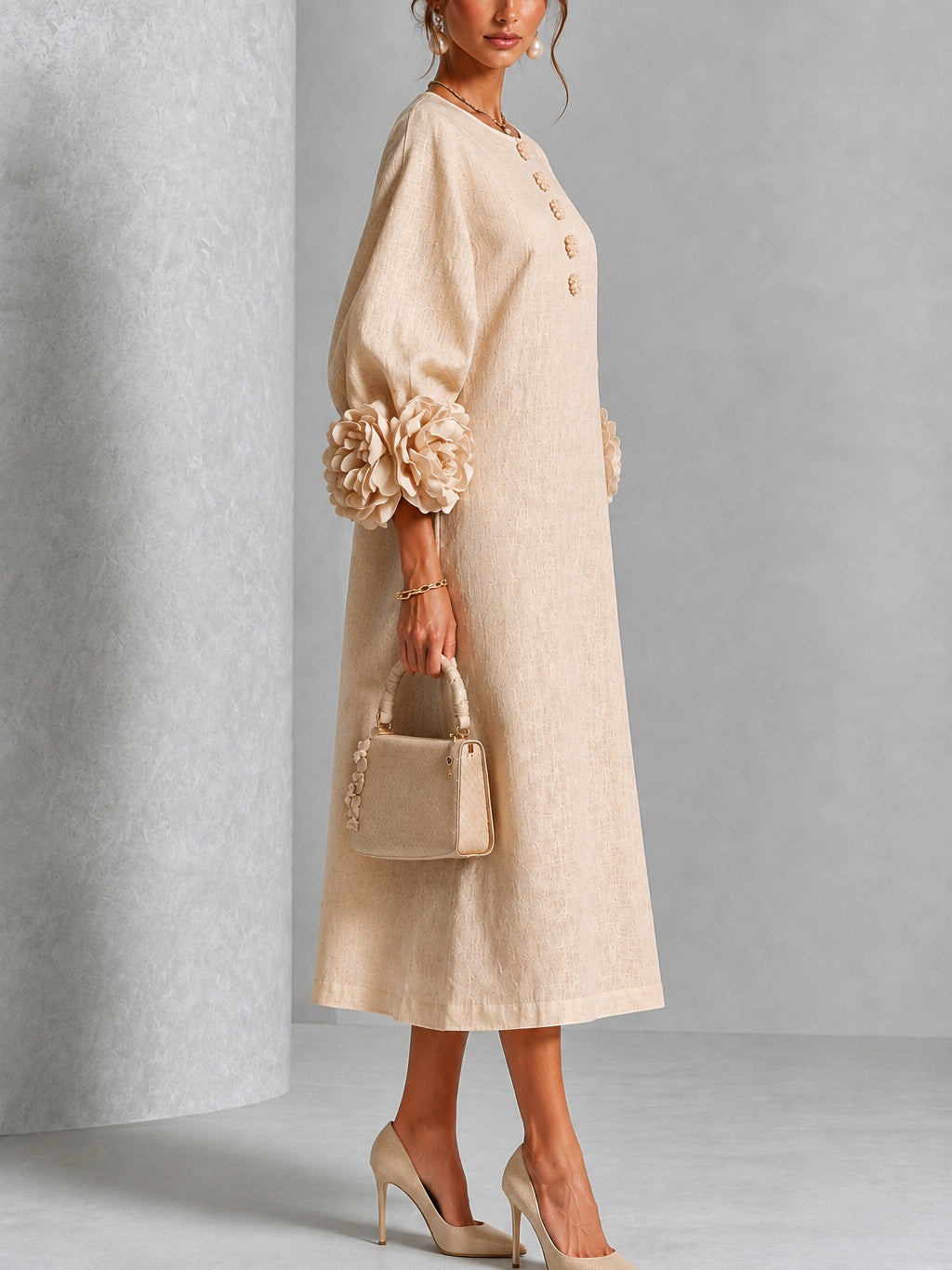 Giorgia | Robe midi à fleurs avec boutons et poignets décoratifs