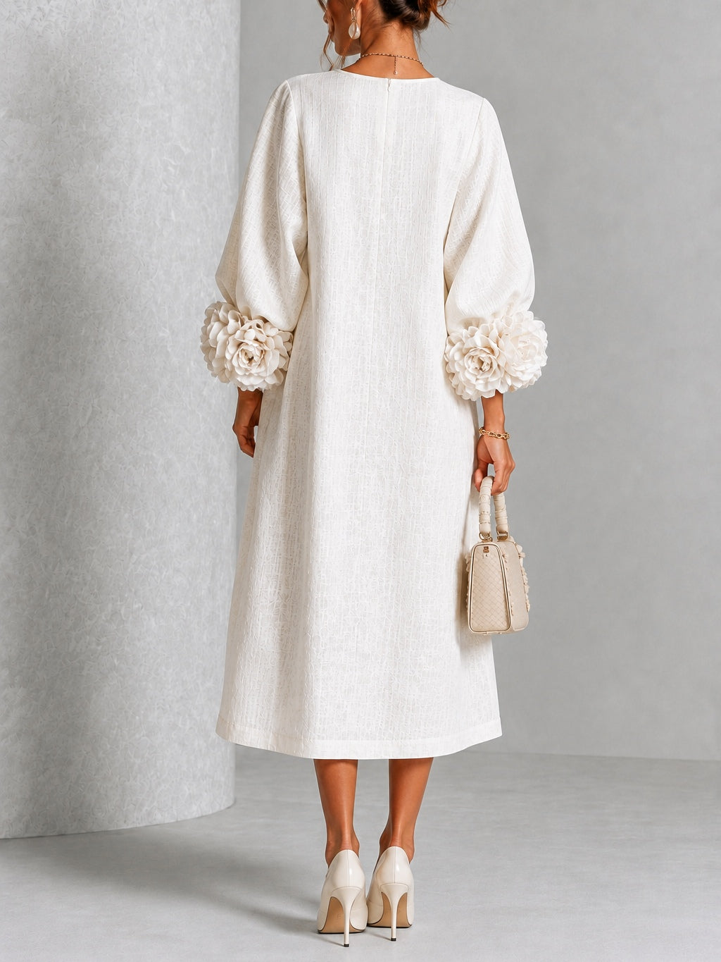 Giorgia | Robe midi à fleurs avec boutons et poignets décoratifs