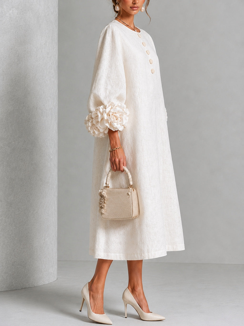 Giorgia | Robe midi à fleurs avec boutons et poignets décoratifs