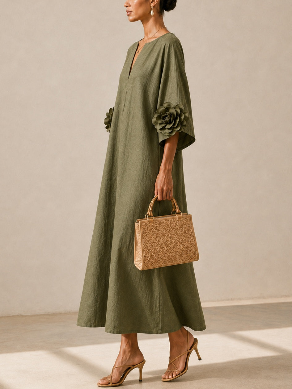 ELENA | ROBE MIDI VERTE OLIVE AVEC DÉCOLLETÉ EN V EN DÉTAILS FLORAUX