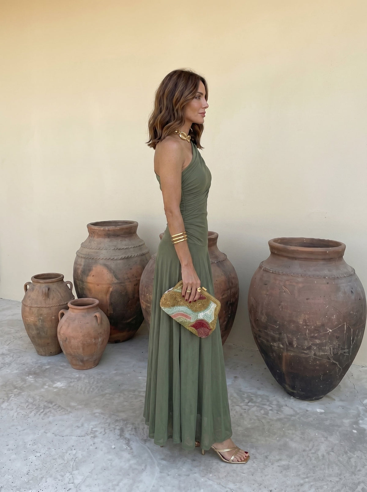 Robe Toledo : Fluidité et Style Asymétrique